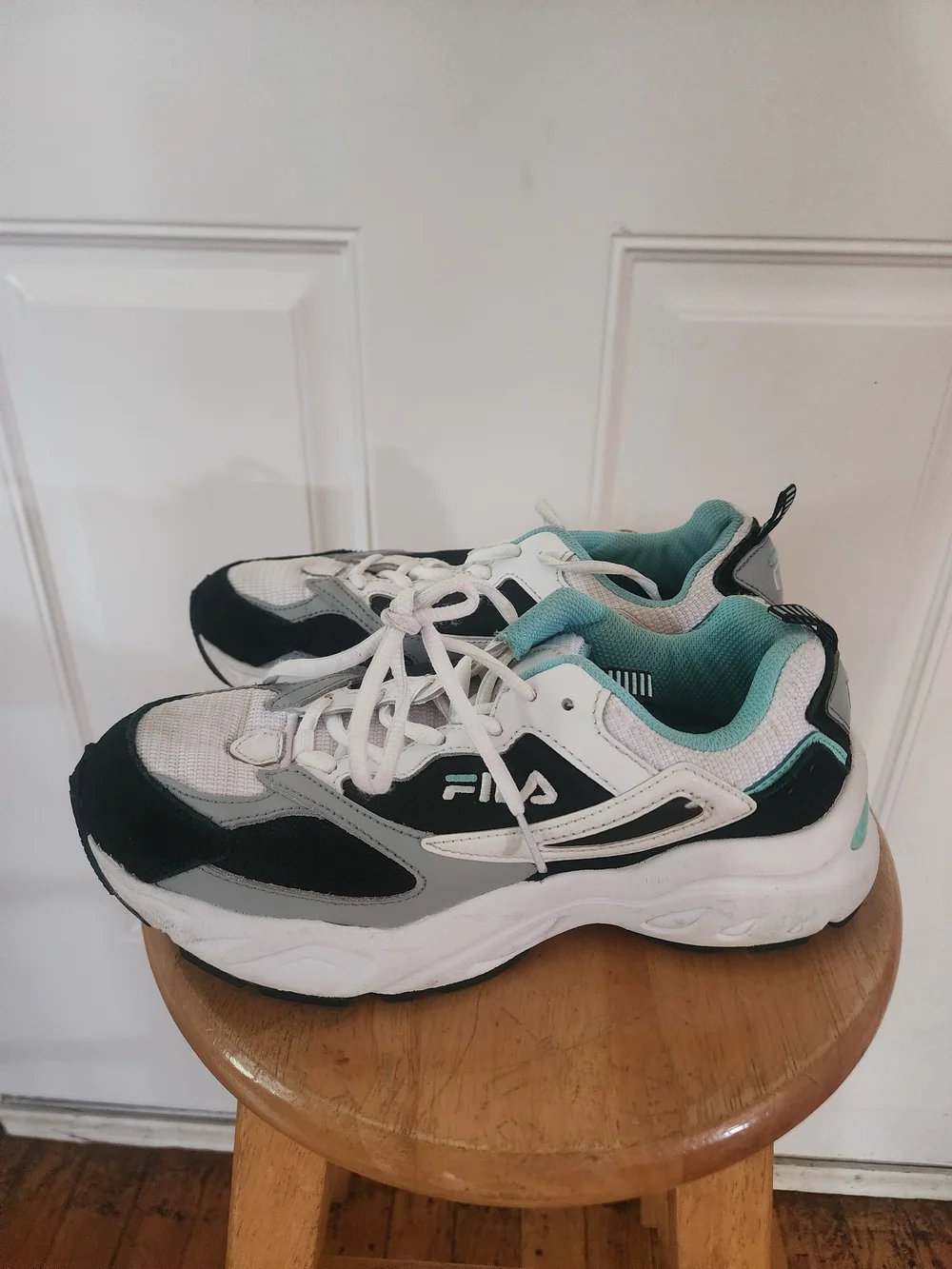 FILA Black, White & Teal Retro Runner Sneakers